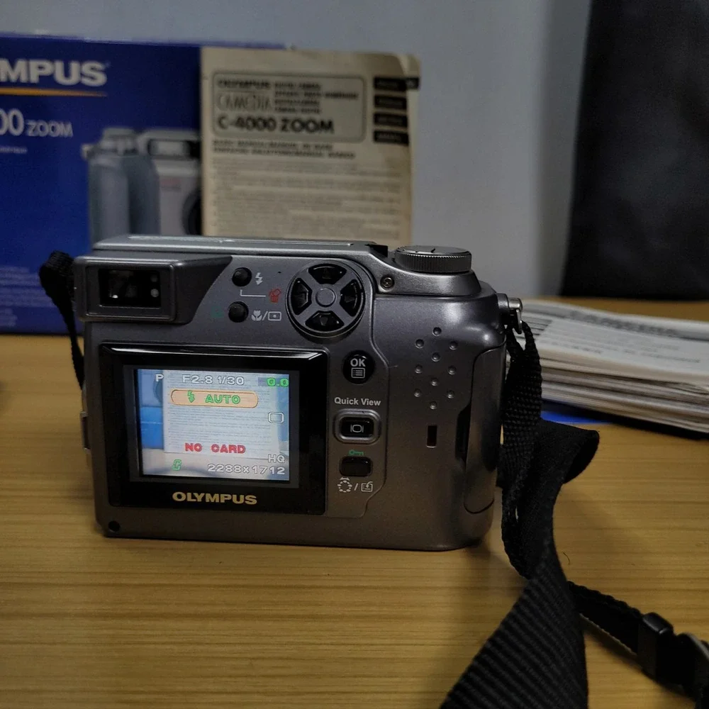 Olympus Camedia C-4000 Zoom 4MP Digital Camera Tested w/ Box Accessories